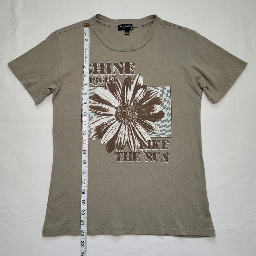 Originality Shine Bright Sunflower Graphic Tee Sage Green Girls Large Boho - Picture 8 of 8